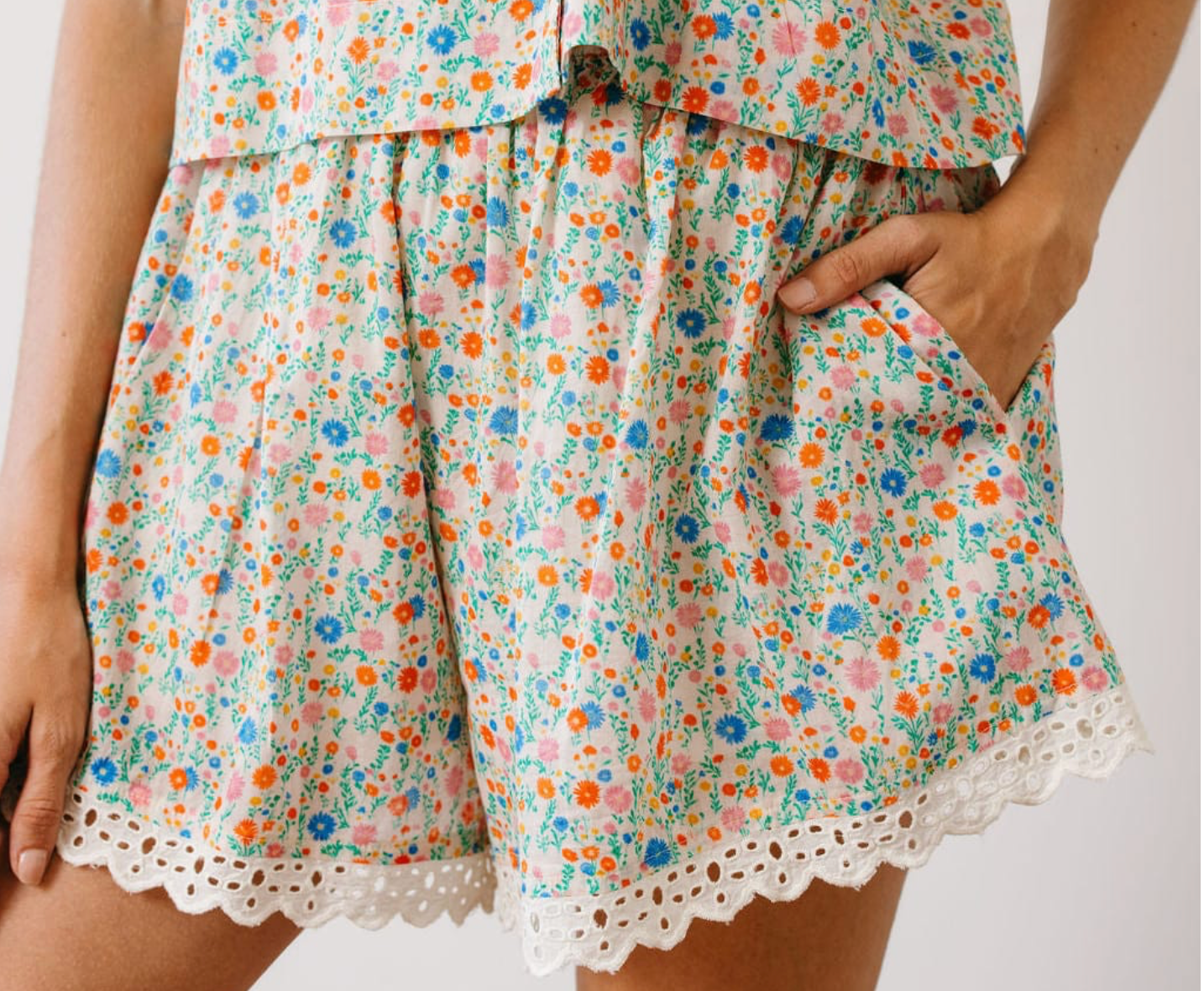 Coastal Daisies Willa Short