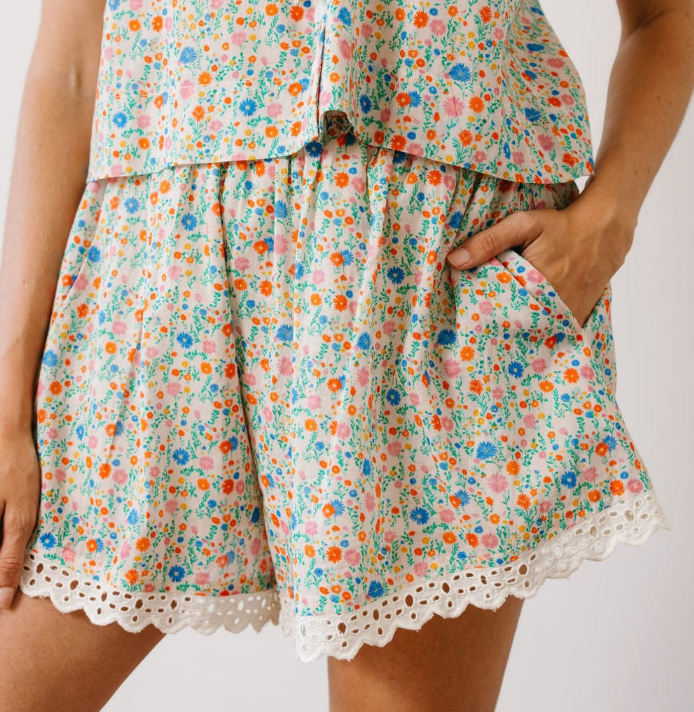 Coastal Daisies Willa Short