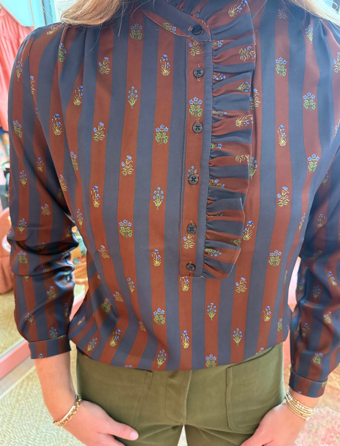 Raya Floral Marron Marino Tops